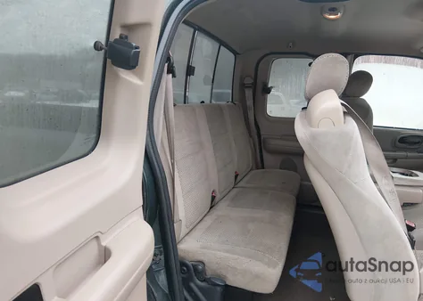 2002 Ford F-150 Lariat/Xl/Xlt z USA, uszkodzony, nr VIN 1FTRX18L22NA64084